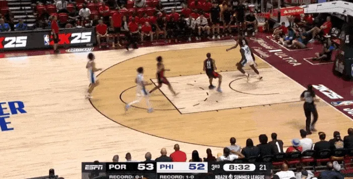 再次封顶！克林根跟进接球上篮 却再次被博纳封盖